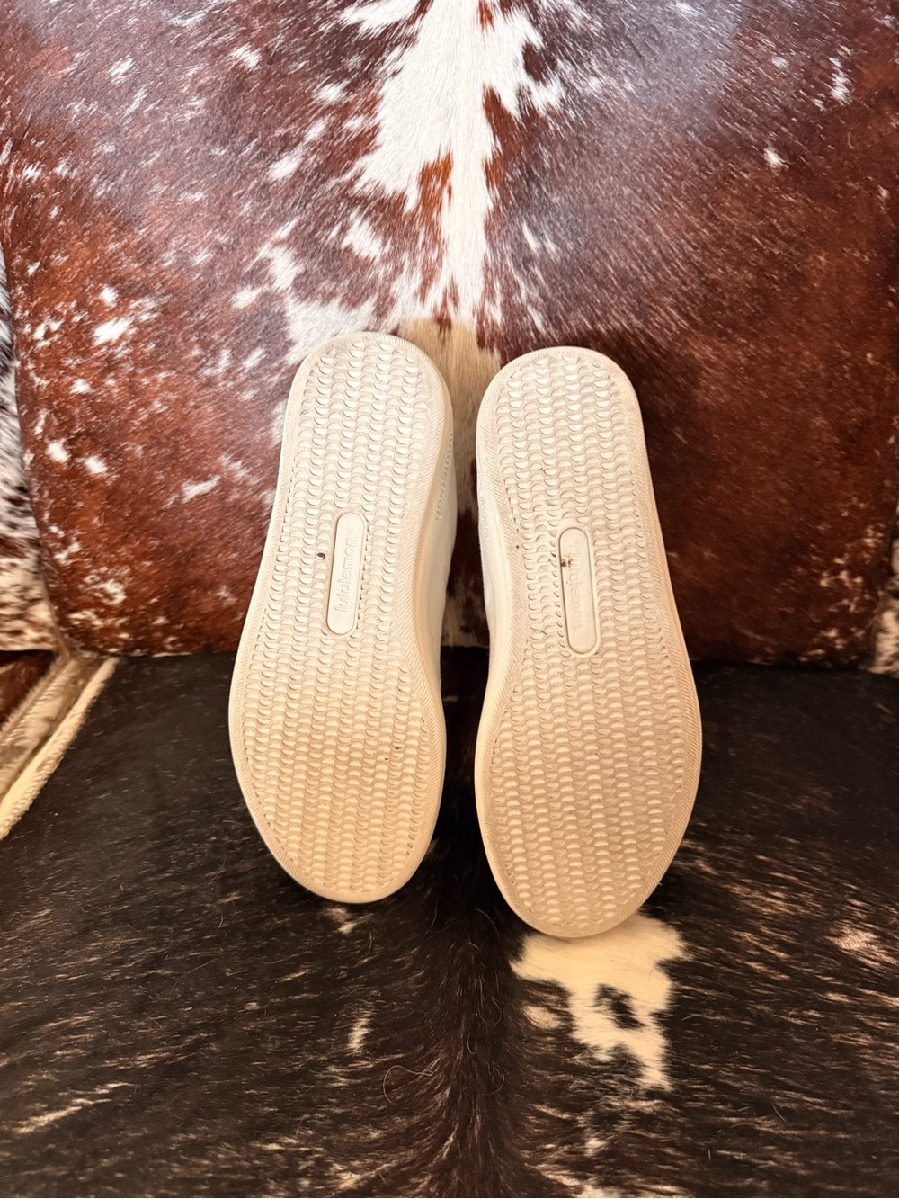 Lululemon  Sneakers Size 8 - Picture 2 of 3